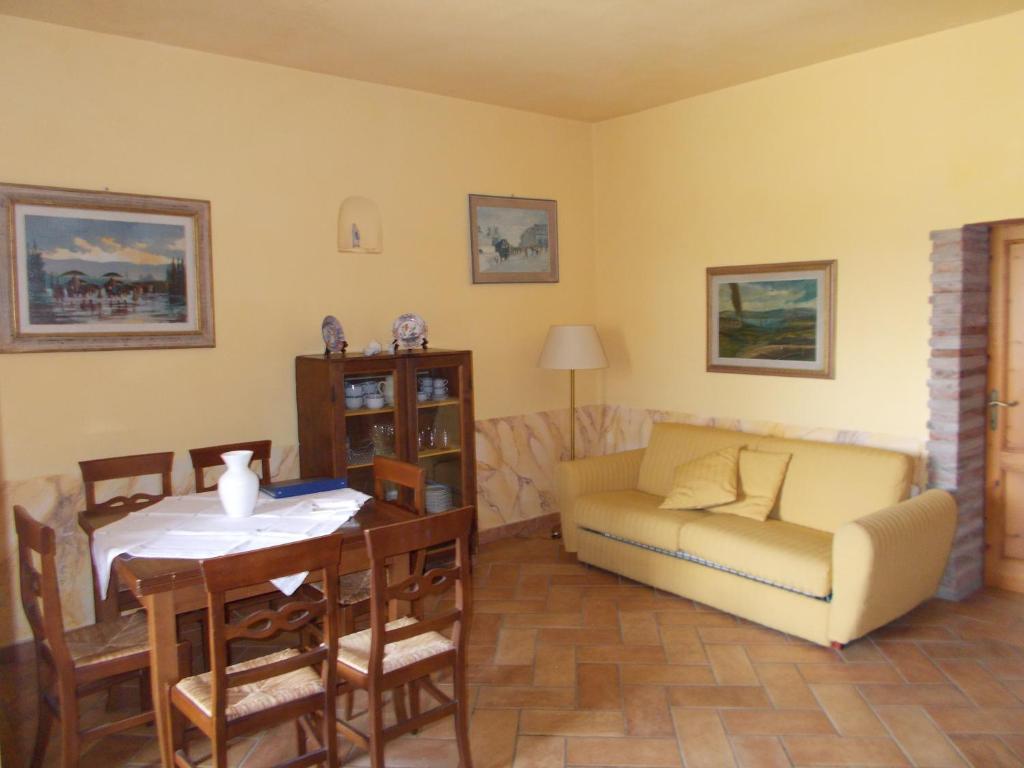 Aparthotel La Francigena Staggia Zimmer foto